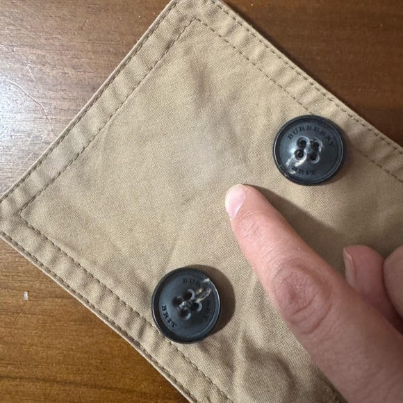 Burberry Classic Tan Trench Coat - Picture 9 of 9